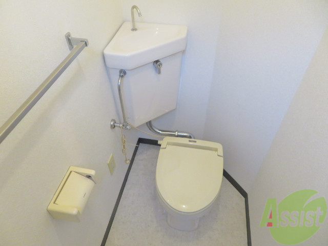 トイレ　こちらはトイレです。清潔感があり、安心して使用できます。