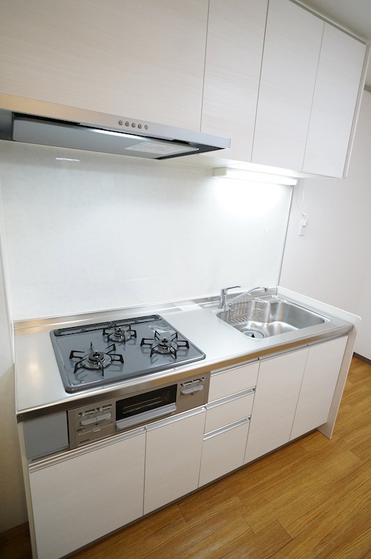 キッチン　3口ガスコンロ設置済みシステムキッチン