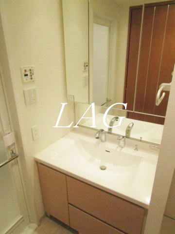 洗面設備　洗面台です。