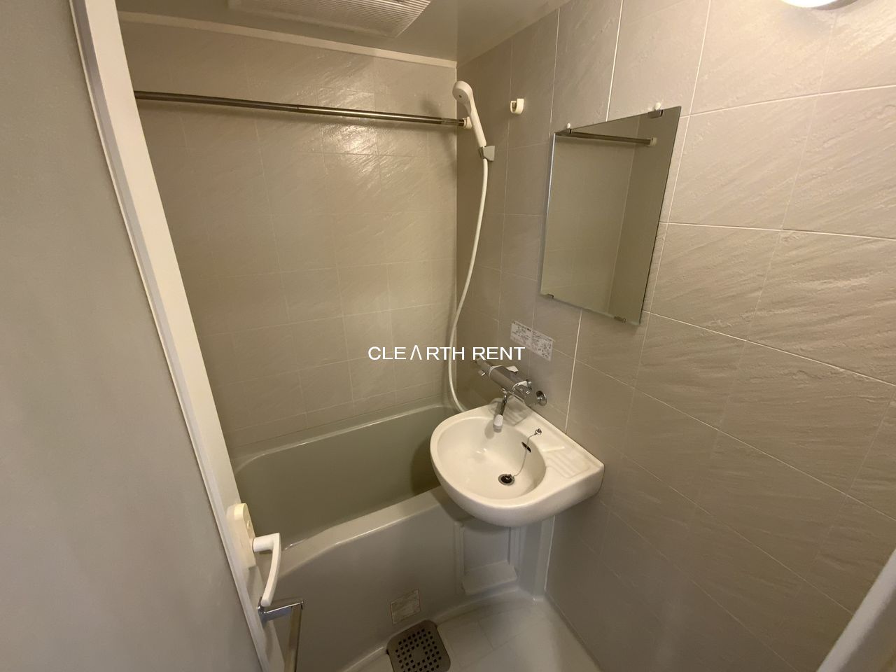 バス・シャワールーム　★清潔感のあるバスルーム☆浴室乾燥機付き★