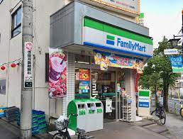 コンビニ　ファミリーマート下赤塚店（コンビニ）まで131m