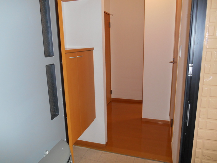 玄関　※写真はB207の物です