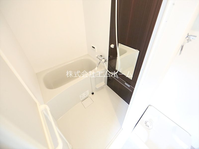 バス・シャワールーム　浴室暖房乾燥機付　追い焚き・オートバス機能付お風呂