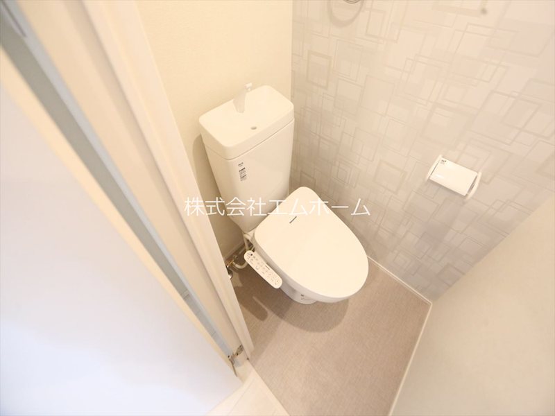 トイレ　温水洗浄暖房便座付トイレ