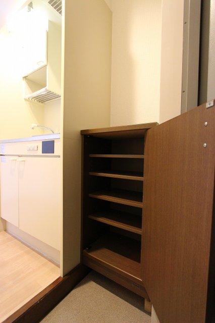 収納　同物件別号室のものです。