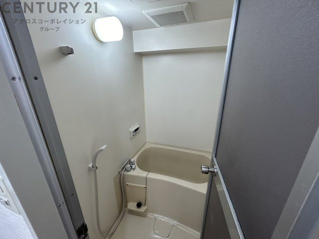 バス・シャワールーム　シンプルで機能的なユニットバス！