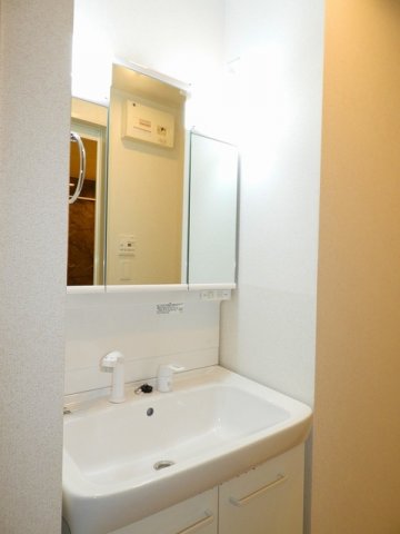 洗面設備　脱衣スペースもあります