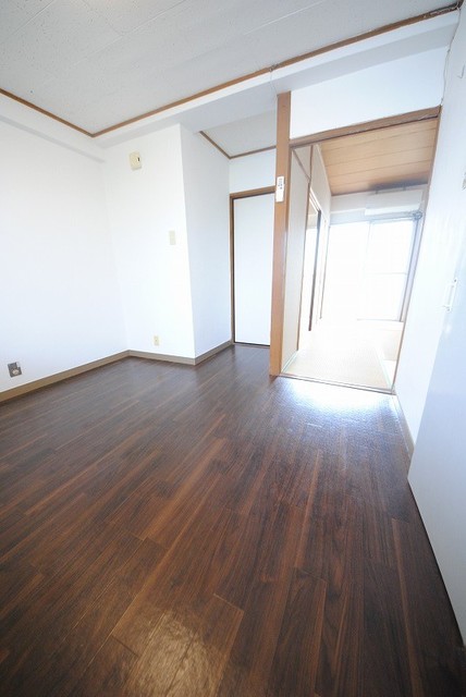 居室・リビング　写真は２０３号室