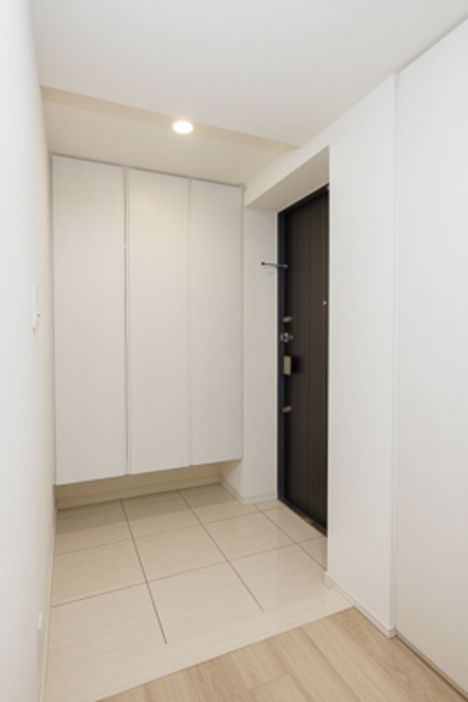 玄関　※写真は同タイプ住戸です。