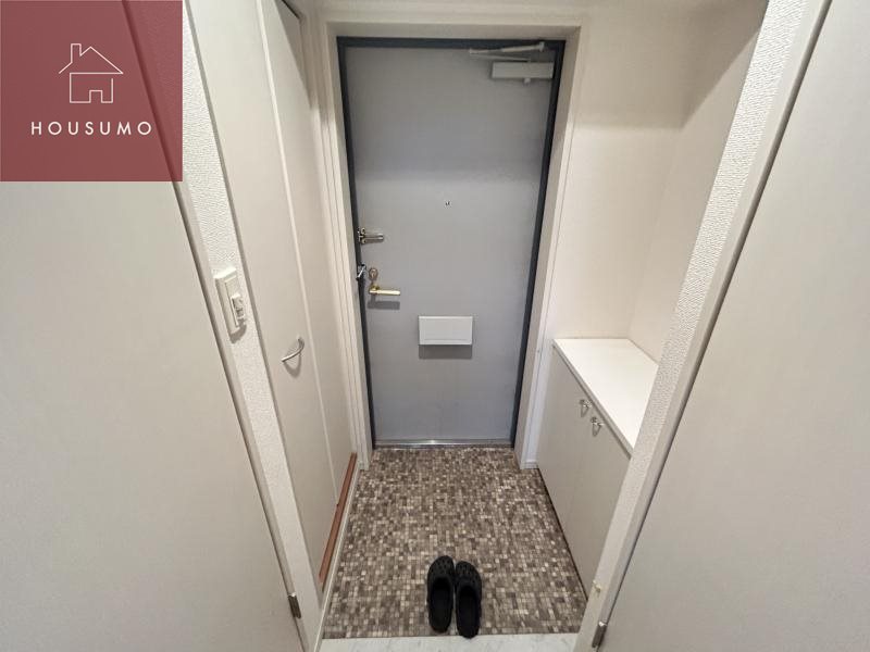 玄関　同施工会社・同型モデルの室内です。（参考写真・イメージ写真）