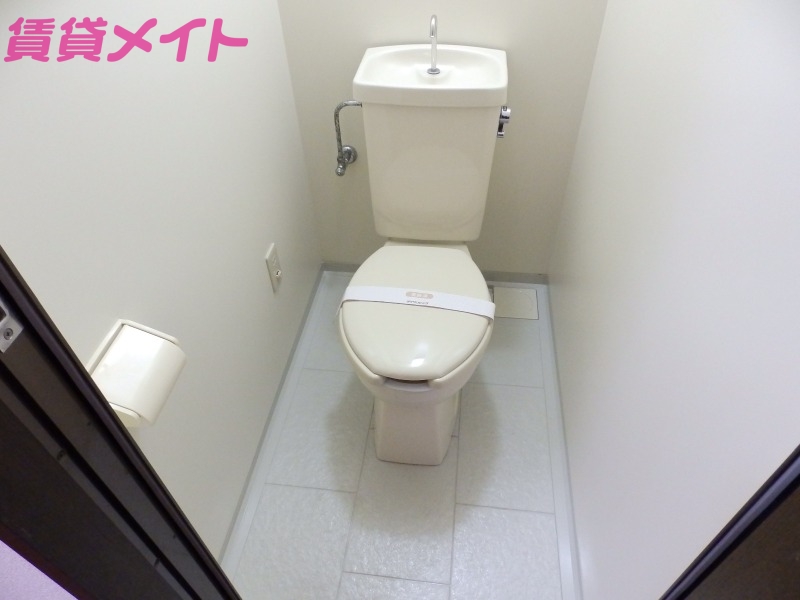 トイレ　別部屋同タイプです