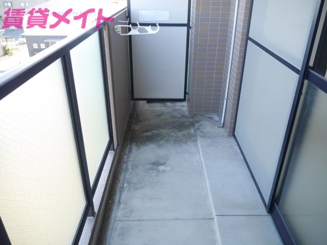 バルコニー　別部屋同タイプです