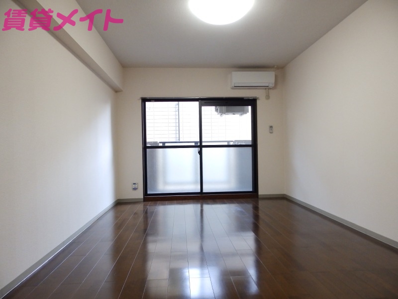 居室・リビング　別部屋同タイプです