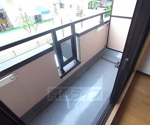 バルコニー　洗濯物はこちらで干していただけます