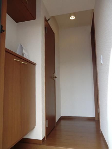 玄関　シューズボックス完備