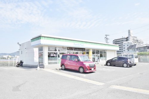コンビニ　ファミリーマート 羽曳野誉田店（コンビニ）まで256m