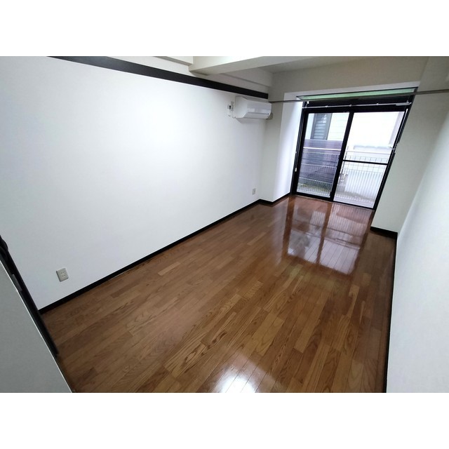 居室・リビング　※別の部屋の写真です