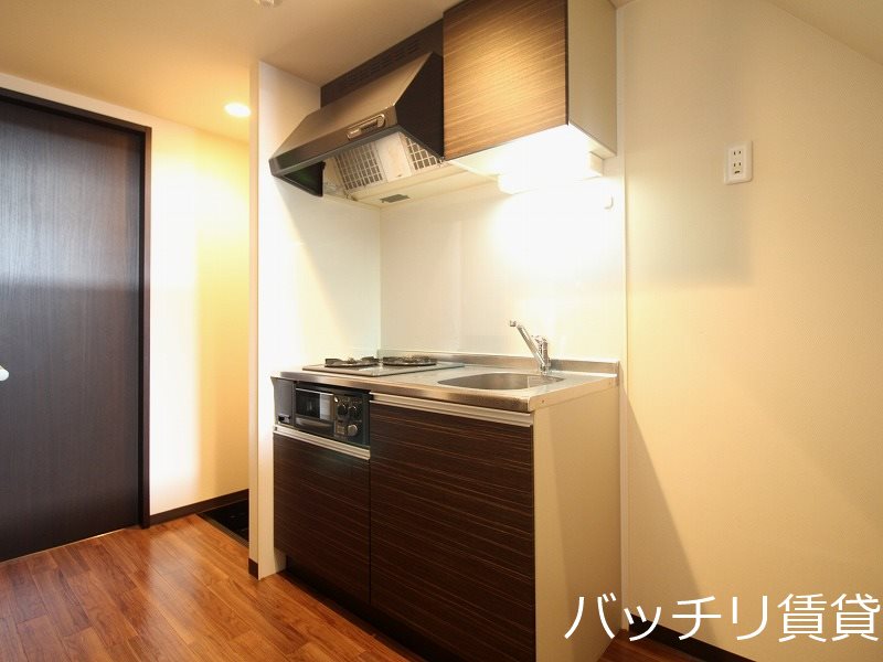 キッチン　画像は同型イメージの為、現況を優先いたします。