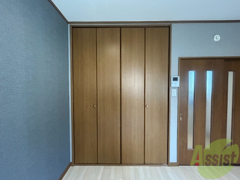 収納　収納はコチラクローゼットの中がきになりますよ。