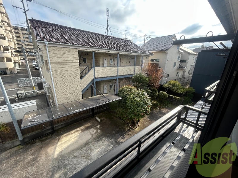 バルコニー　バルコニーはこんな感、天日干しもできちゃいます。