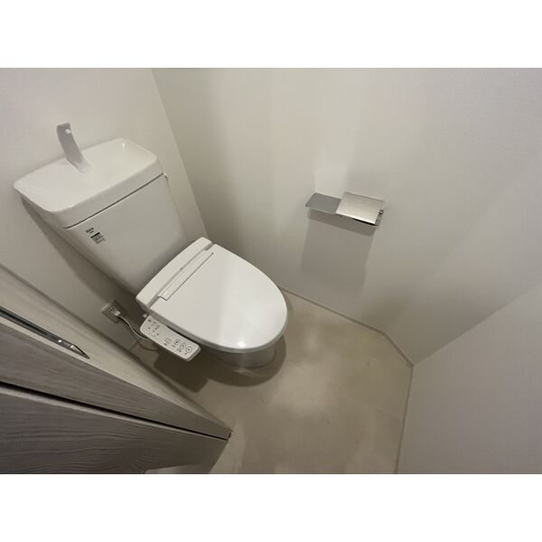 トイレ　※別室の参考写真の為、現況優先です。