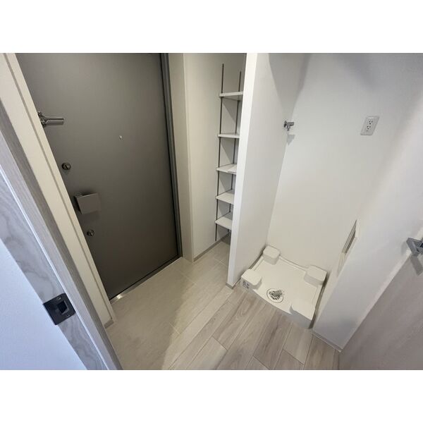 玄関　※別室の参考写真の為、現況優先です。