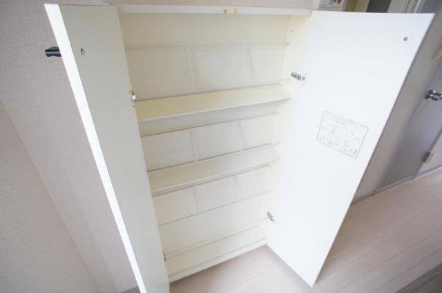 その他設備　大容量の下駄箱ですっきり空間です