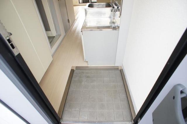 玄関　ゆったりとした玄関スペース