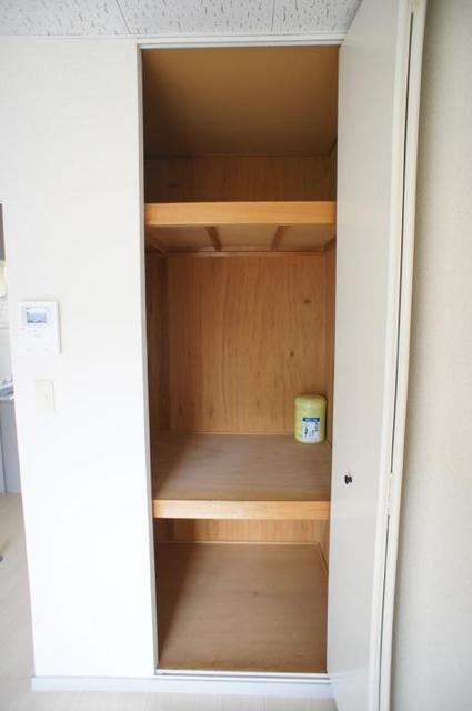 収納　０．８間分の収納スペースがあります