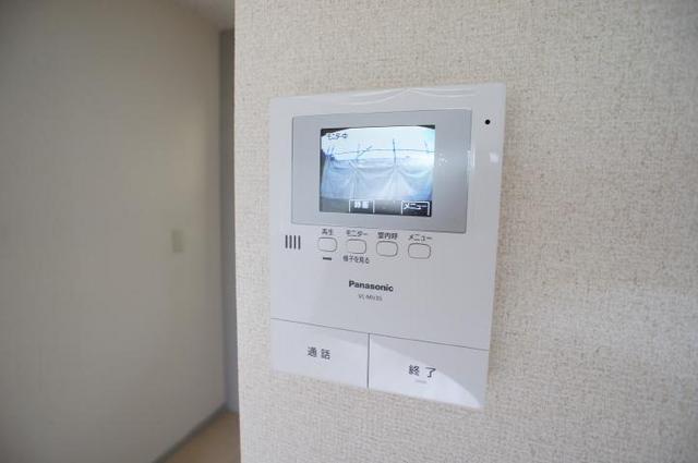 セキュリティ　不意の来訪者にも安心のＴＶモニターフォン