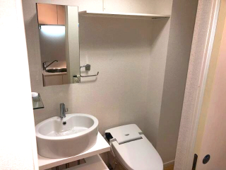 洗面設備　コンパクトで使いやすい洗面所