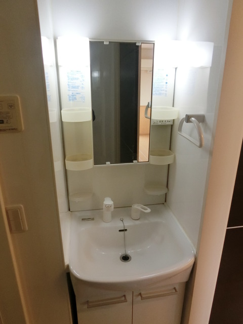 洗面設備　朝の身支度には欠かせないマストアイテムです。