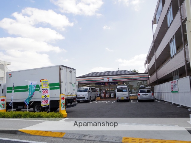 コンビニ　セブンイレブン（コンビニ）まで378m