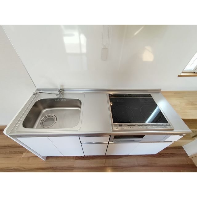 キッチン　ＩＨクッキングヒーター２口、ラジエントヒ