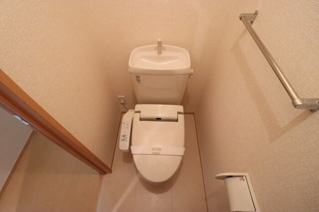 トイレ　温水洗浄暖房便座