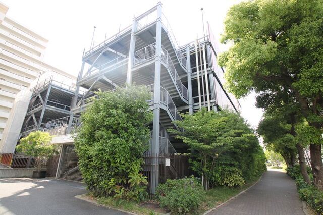 駐車場　専用駐車場、専用駐輪場