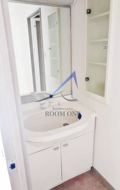 洗面設備　洗面台です。