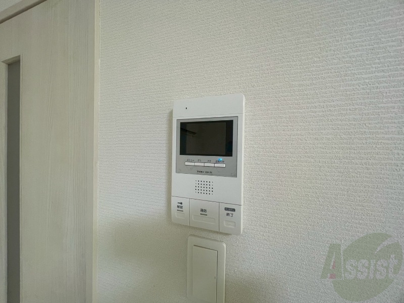 セキュリティ　ＴＶモニター付インターホンです。来客者の顔が見えるので安心！