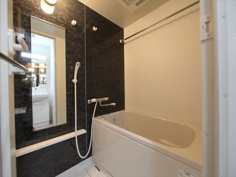 バス・シャワールーム　バスルーム　浴室暖房乾燥機付