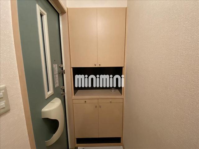玄関　収納力のある下駄箱