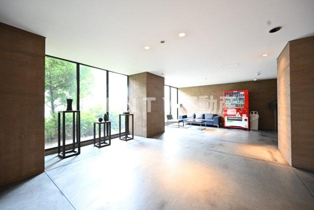 エントランス　ゆとりのあるエントランスです