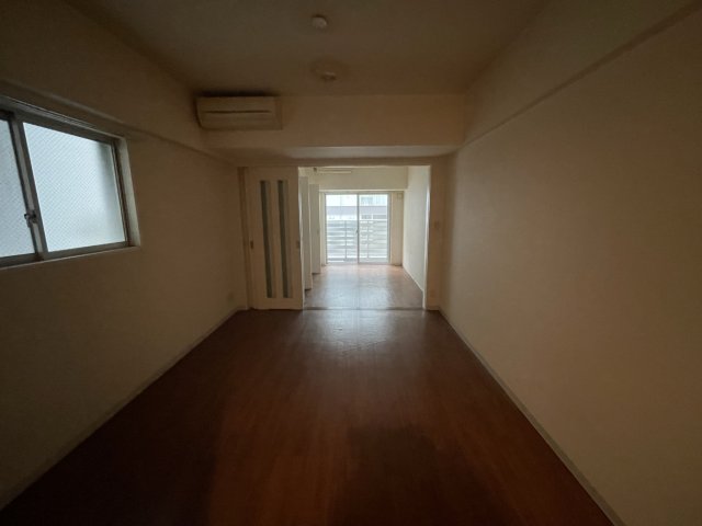 居室・リビング　イメージとして同建物他部屋を表示しています