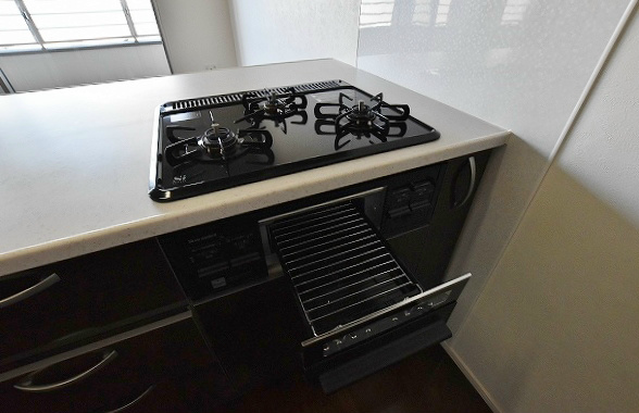 その他設備　グリル付き3口ガスコンロ