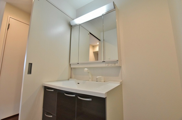 洗面設備　洗髪洗面化粧台