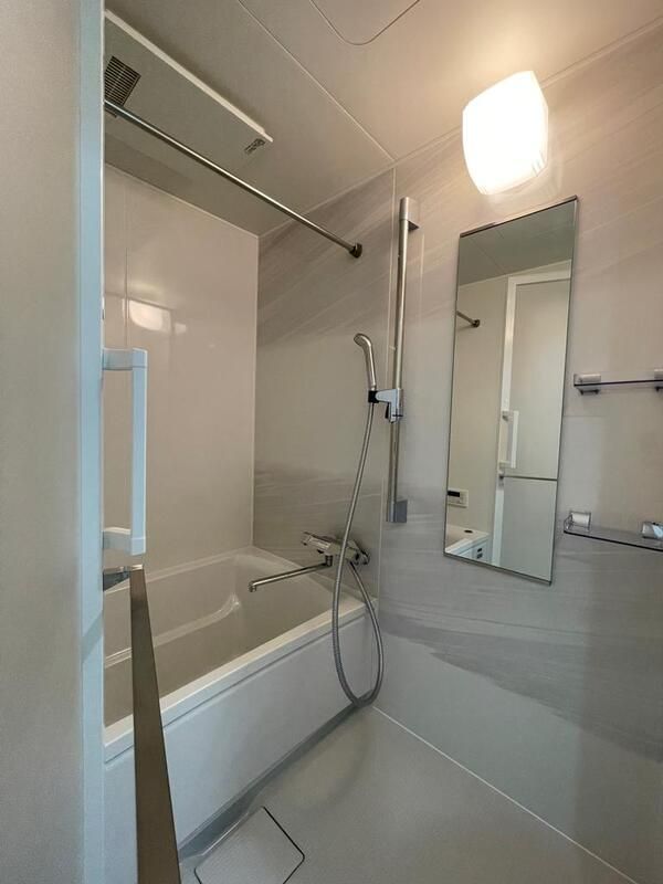 バス・シャワールーム　コンパクトで使いやすいお風呂です