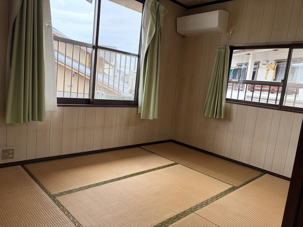 片島町片岡貸家の居間写真