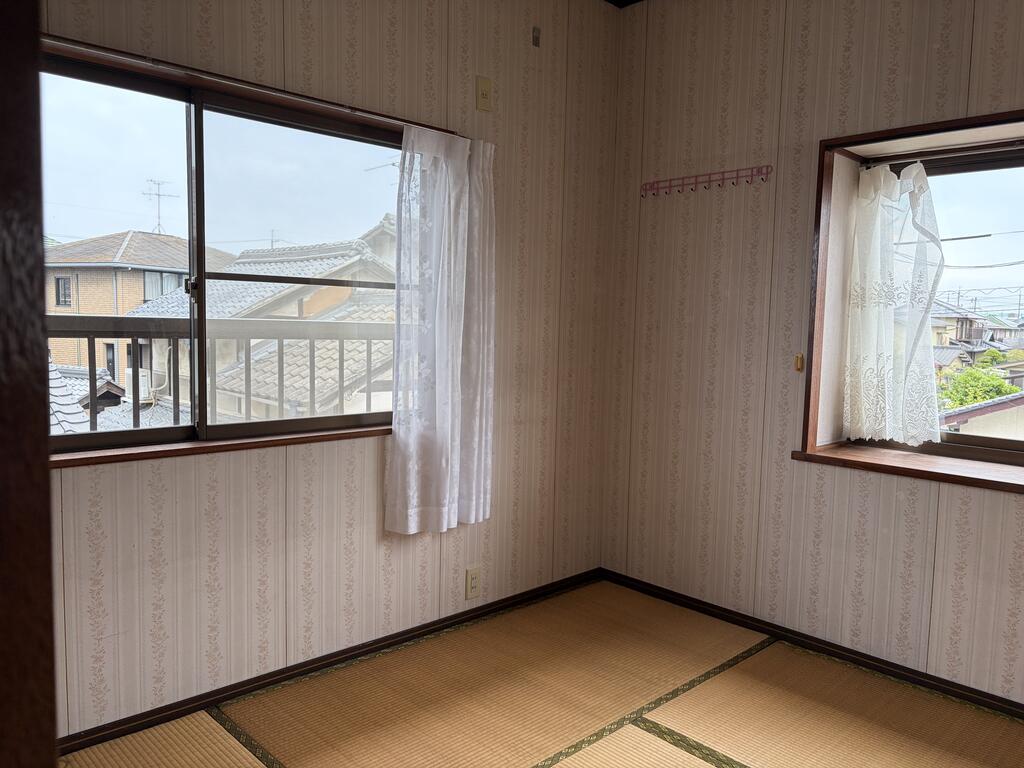 片島町片岡貸家の居間写真