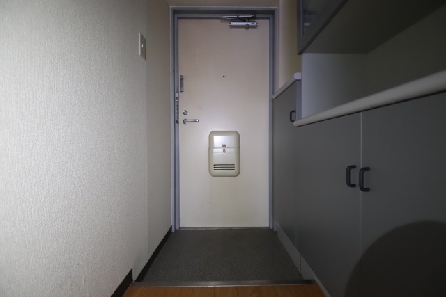 玄関　※別室の参考写真の為、現況優先です。