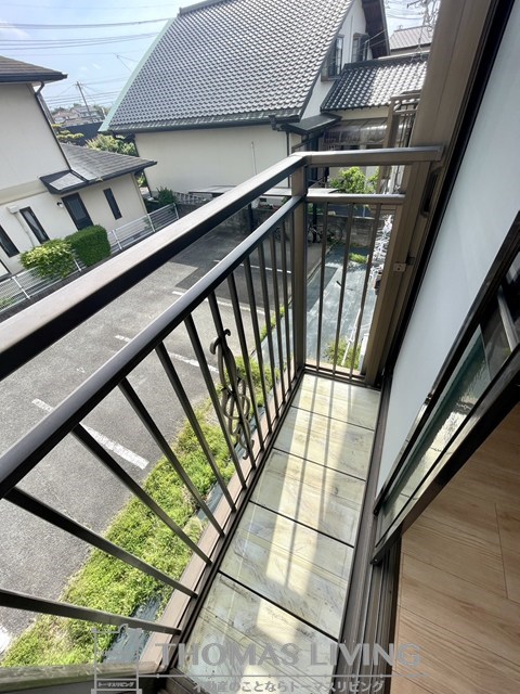 バルコニー　こじんまりとしたベランダもあります