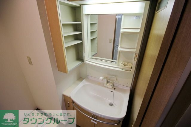 洗面設備　★鏡も大きく使いやすい独立洗面台★